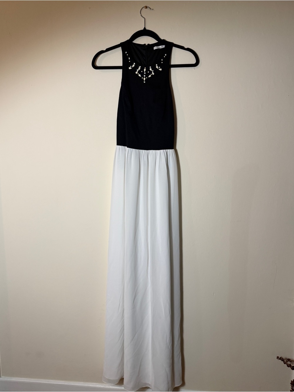 Ali & Jay black white glam formal dress with fitted top flowy bottom Small